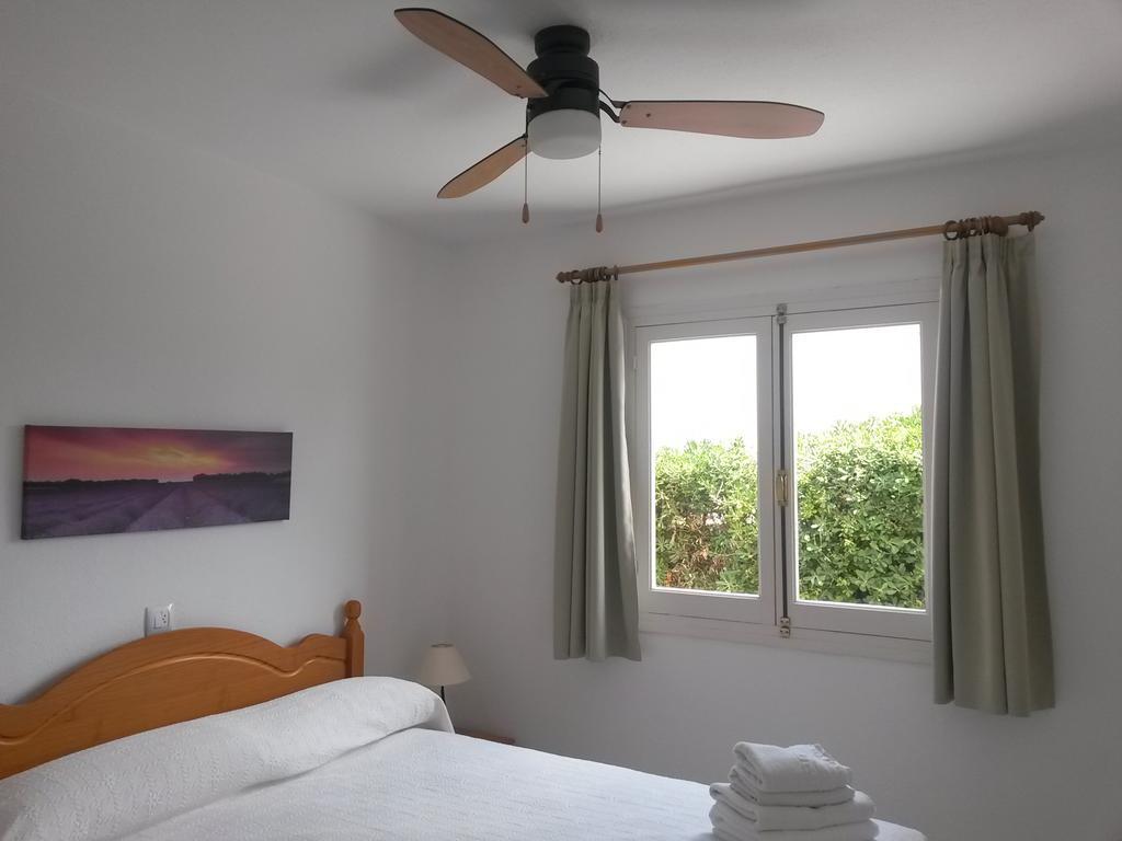 Apartamentos Ses Anneres Cala'N Blanes  Habitación foto